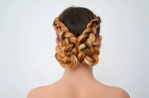 Chica Adolescente Con Trenzas Pelo Modernas Kanekalon Colores Naturales — Foto de Stock