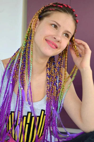 Fată Set Modă Împletituri Multicolore Kanekalon Fire Artificiale Colorate Păr — Fotografie, imagine de stoc