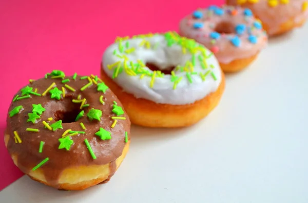 Donuts Com Diferentes Esmaltes — Fotografia de Stock