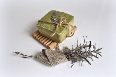 Lavantalı el yapımı doğal sabun.