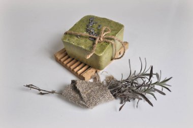 Lavantalı el yapımı doğal sabun.