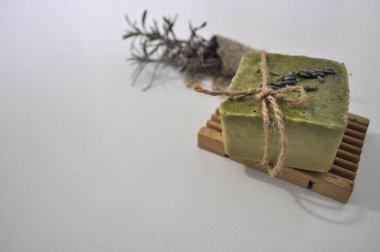 Lavantalı el yapımı doğal sabun.