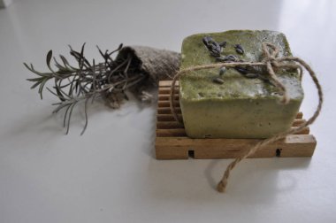 Lavantalı el yapımı doğal sabun.