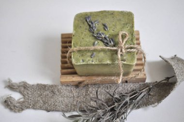 Lavantalı el yapımı doğal sabun.