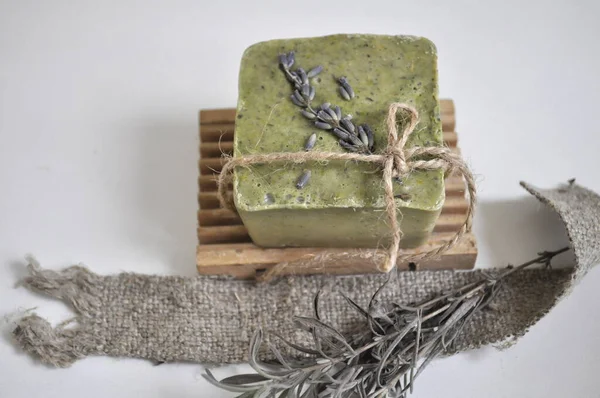 Lavantalı el yapımı doğal sabun.