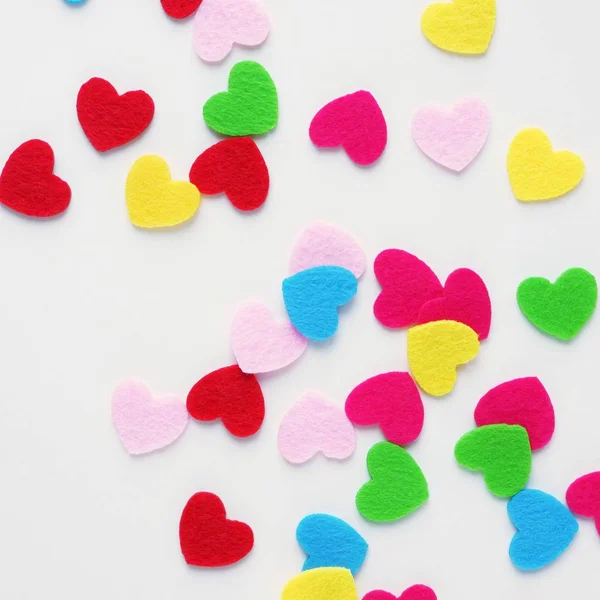 Pequeños Corazones Coloreados Sobre Fondo Blanco Concepto San Valentín Amor — Foto de Stock
