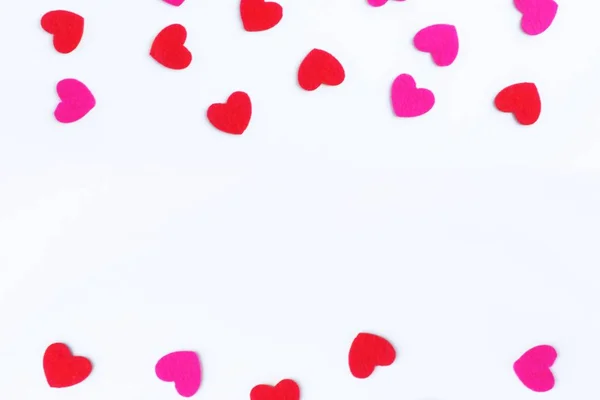 Красное Розовое Войлочные Сердца Белом Фоне Символ Дня Святого Валентина — стоковое фото