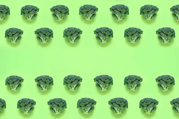 Sömlös Minimalistisk Mönster Med Broccoli Grön Bakgrund Fotokollage Vegansk Popkonst — Stockfoto