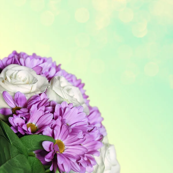 ช่อดอกไม้ที่มีสีสันและสง่างาม — ภาพถ่ายสต็อก