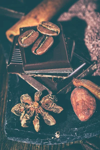 Broken Dark Chocolate Cocoa Powder Coffee Beans Wooden Table — Stock Photo, Image