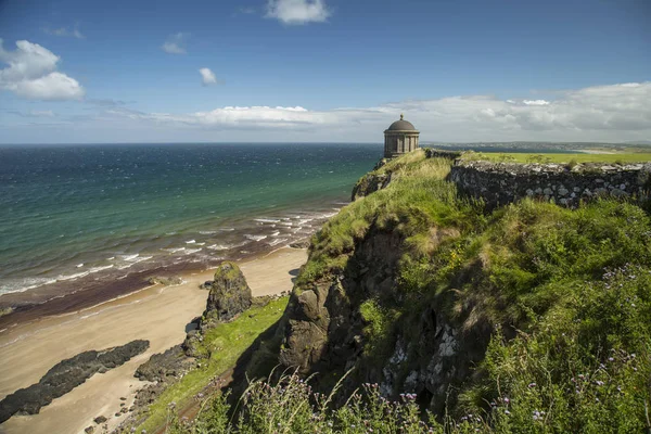 Mussenden Tempel und Strand Stockbild