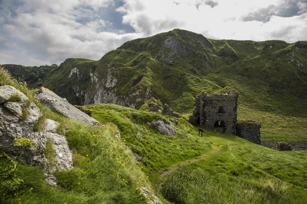 Castle ruins kinbane head — Stock Photo, Image