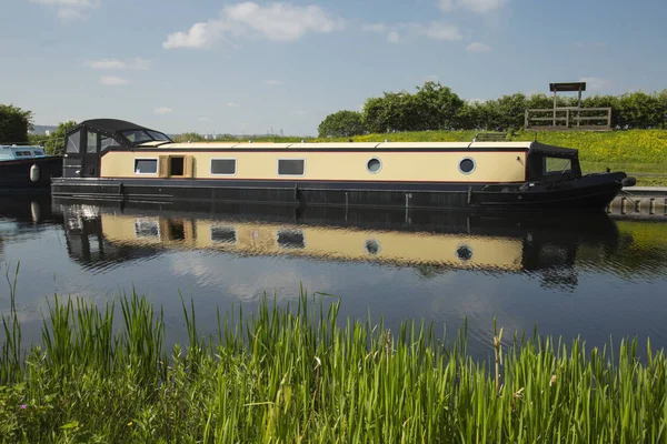 The holiday barge — Stock Photo, Image