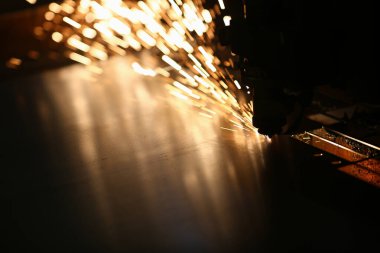 Parlak ışıklı lazer kesme makinesi