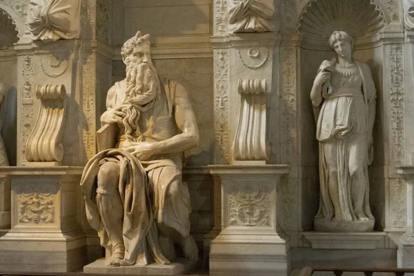 Mojžíš Michelangelo v kostele San Pietro ve Vincoli v — Stock fotografie