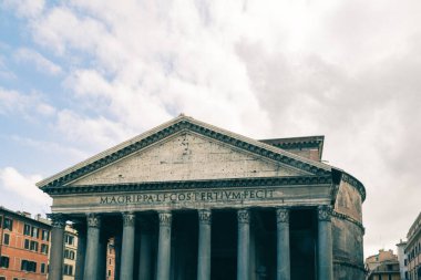 Roma 'daki Agrippa Panteonu' nun dış görünüşü