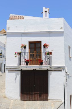 Vejer de la Frontera Caddesi. İspanya 'nın güneyindeki bir kasaba..