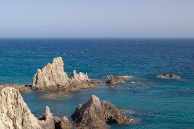 Cabo de Gata Doğal Parkı 'ndaki Las Sirenas Resifi. Akdeniz, Almerya, Endülüs, İspanya