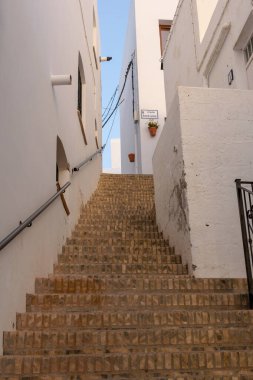 Tagus Kulesi. Barbate 'deki Pinar de la Brena' nın tepesindeki gözetleme kulesi. İspanya, Endülüs 'te Cadiz kıyıları