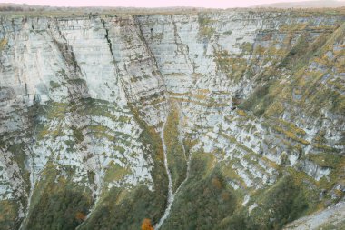 Burgos 'un kuzeyindeki Monte Santiago' dan Salto del Nervion. İspanya 'nın en yüksek şelalesi. Burgos, Castilla y Leon