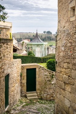 St. Emilion caddeleri. Ortaçağ mimarisi. Aquitaine, Fransa, Avrupa