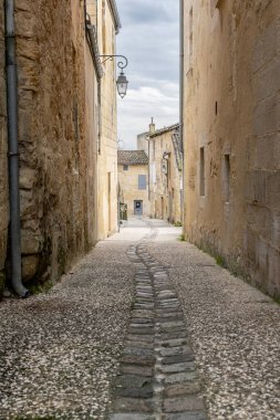 St. Emilion caddeleri. Ortaçağ mimarisi. Aquitaine, Fransa, Avrupa