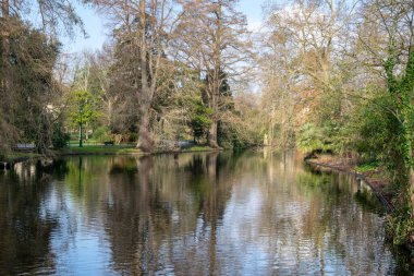 Bordeaux halk bahçesi. Şehrin merkezinde romantik bir bahçe var. Bordeaux, Yeni Aquitaine, Fransa, Avrupa