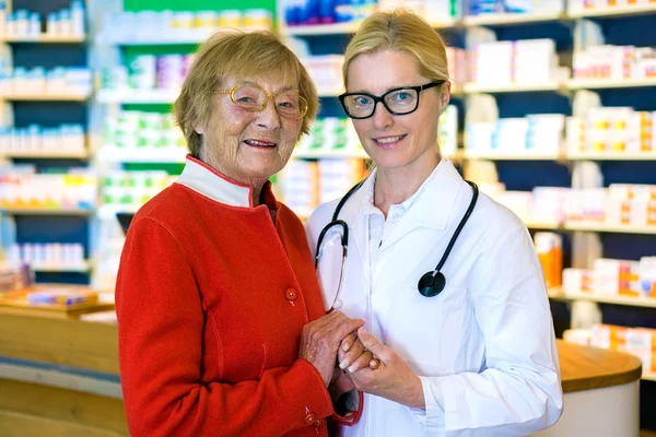 Patient happy with doctor — Stock Photo, Image