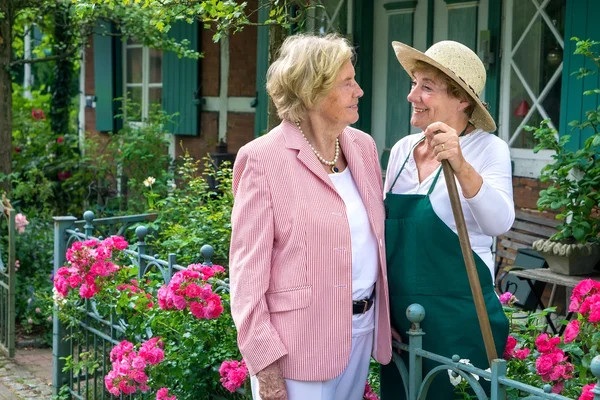 Two Senior Women — Stock Photo, Image