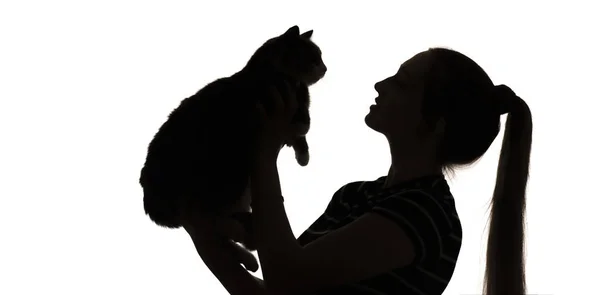 Silhouette Eines Niedlichen Mädchens Mit Langen Haaren Und Katze Auf — Stockfoto