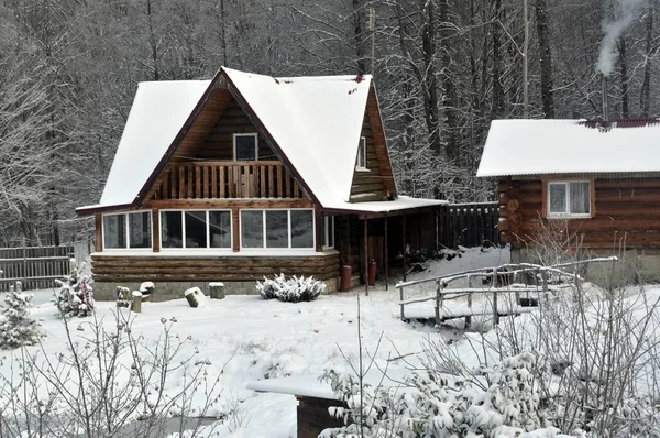 Зимние Дома Туризма Покрыто Белым Снегом — стоковое фото