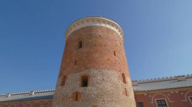 Lublin 'in merkezindeki kraliyet kalesinin avlusunda. Mavi, kültür.