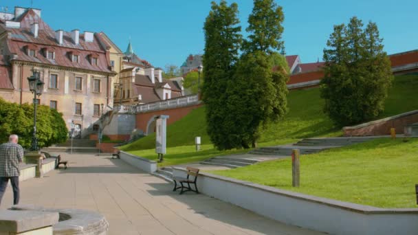 Portão da cidade e ponte o centro da cidade velha de Lublin . — Vídeo de Stock
