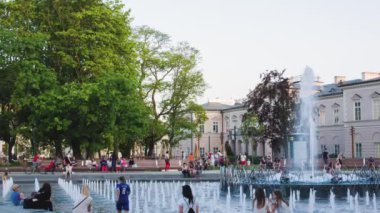 Polonya, Lublin 'deki Litvanya Meydanı' nda Çeşme