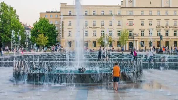 Fountain at Lithuanian square in Lublin, Poland — стокове відео