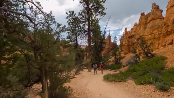 Wanderweg im Bryce Canyon. — Stockvideo