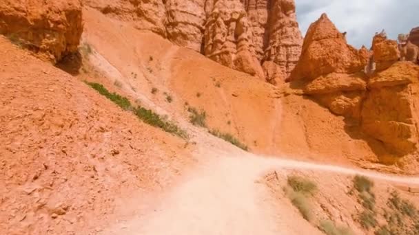 Walking trail in Bryce Canyon. — Stock Video