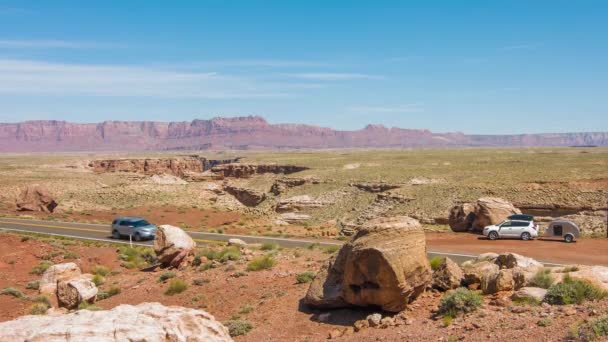 Amplio tiro de desierto en el gran cañón en un día soleado — Vídeos de Stock
