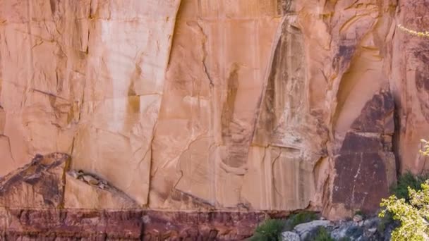 Formações rochosas de montanhas arenosas no grande parque nacional do cânion — Vídeo de Stock