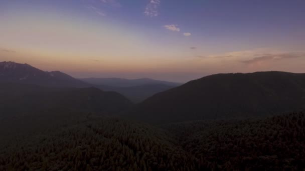 Tramonto sulla strada di montagna — Video Stock