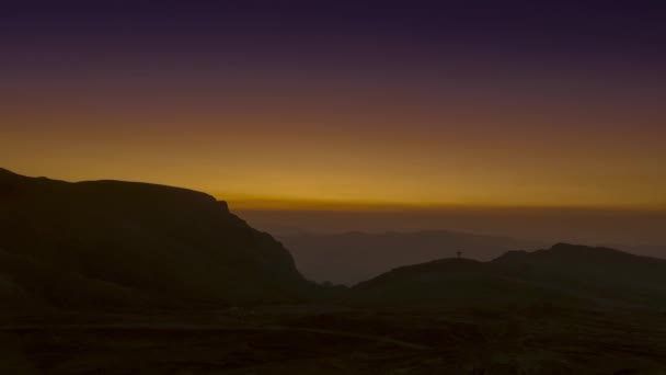 De Sfinx van Bucegi, bij zonsopgang — Stockvideo