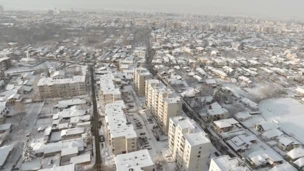 Ciudad cubierta de nieve — Vídeo de stock