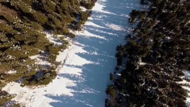 Estância de esqui no inverno — Vídeo de Stock