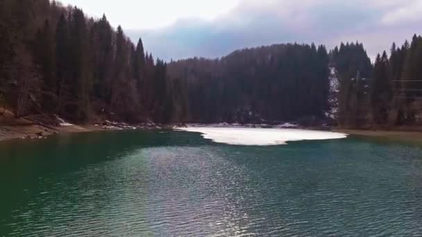Lago di Scropoasa congelato — Video Stock