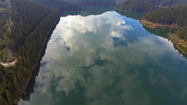 Horské jezero zrcadlo — Stock video