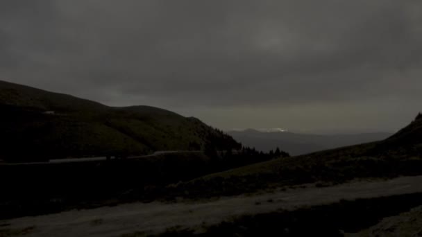 Naplemente hegyre néző panoráma fények városában — Stock videók