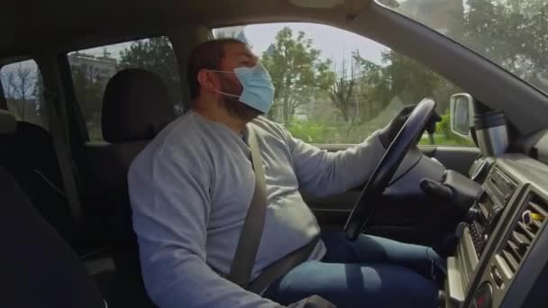 Hombre Con Máscara Guantes Conducción — Vídeos de Stock