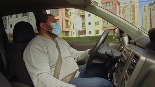 Hombre Con Máscara Guantes Conducción — Vídeos de Stock