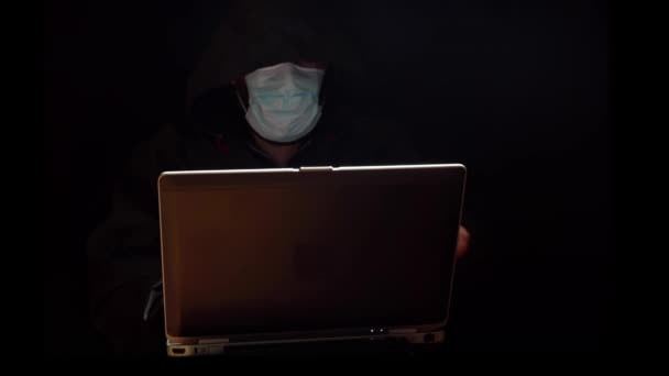 Hacker Care Fură Date Laptop — Videoclip de stoc