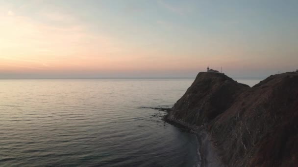 Voo Drone Nascer Sol Sobre Farol Cape Emine Cercado Por — Vídeo de Stock